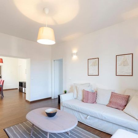 Joivy Spacious Family Apt For 4, In Carignano, جنوة المظهر الخارجي الصورة