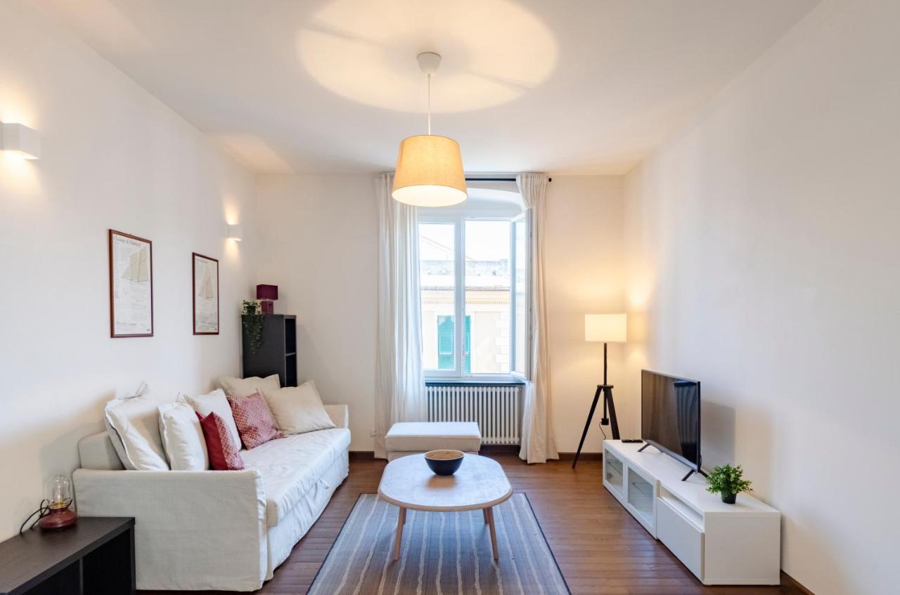 Joivy Spacious Family Apt For 4, In Carignano, جنوة المظهر الخارجي الصورة