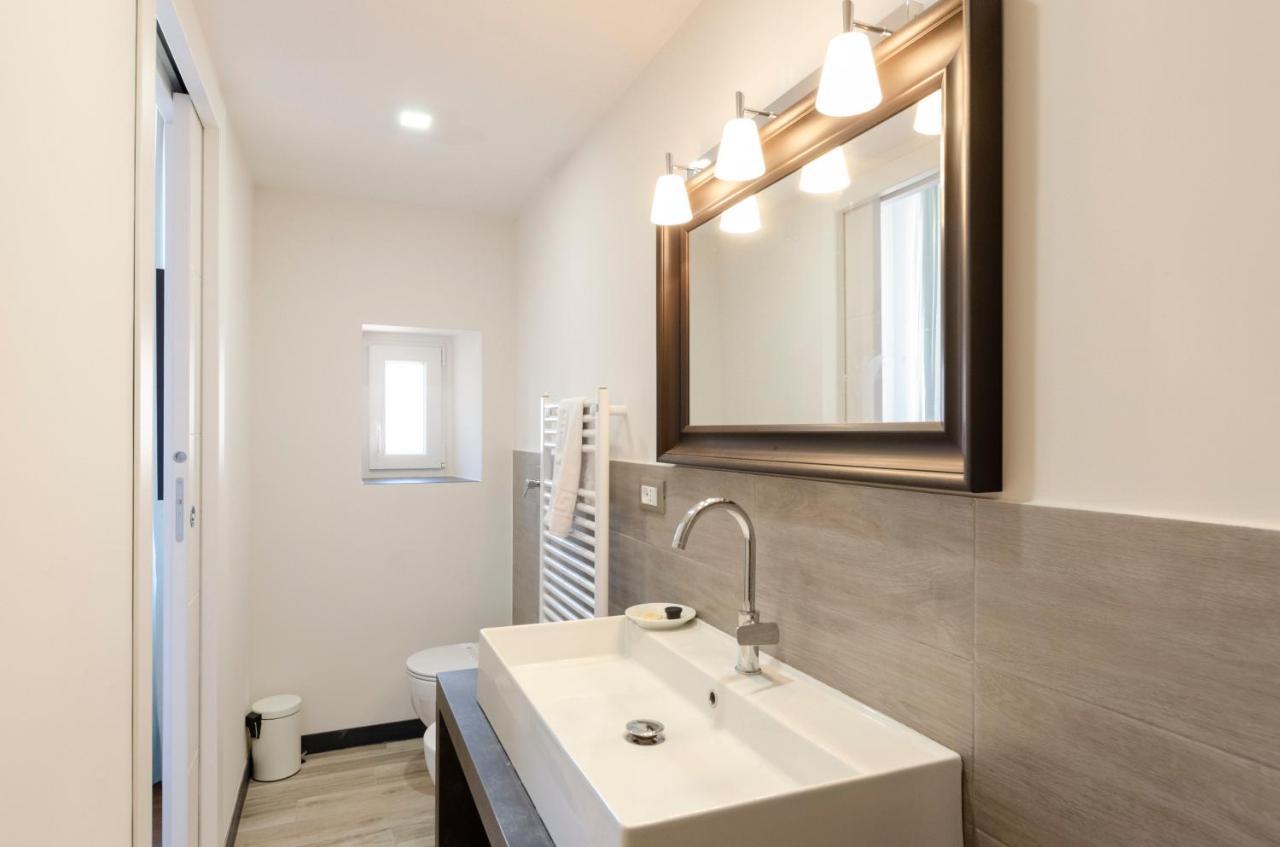 Joivy Spacious Family Apt For 4, In Carignano, جنوة المظهر الخارجي الصورة